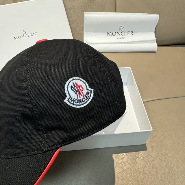Moncler أسود أحمر بناء سداسي اللوحات شعار مطرز قبعة بيسبول 4