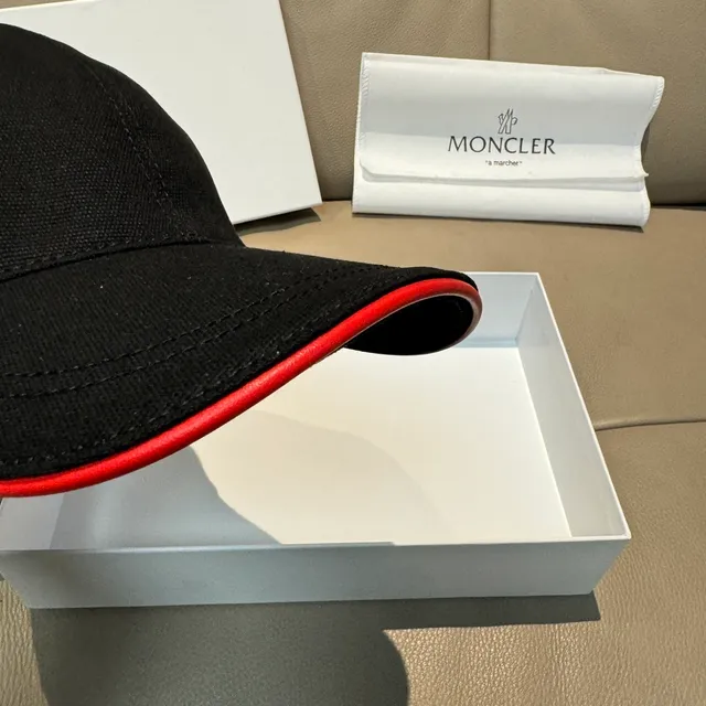 Moncler أسود أحمر بناء سداسي اللوحات شعار مطرز قبعة بيسبول 7