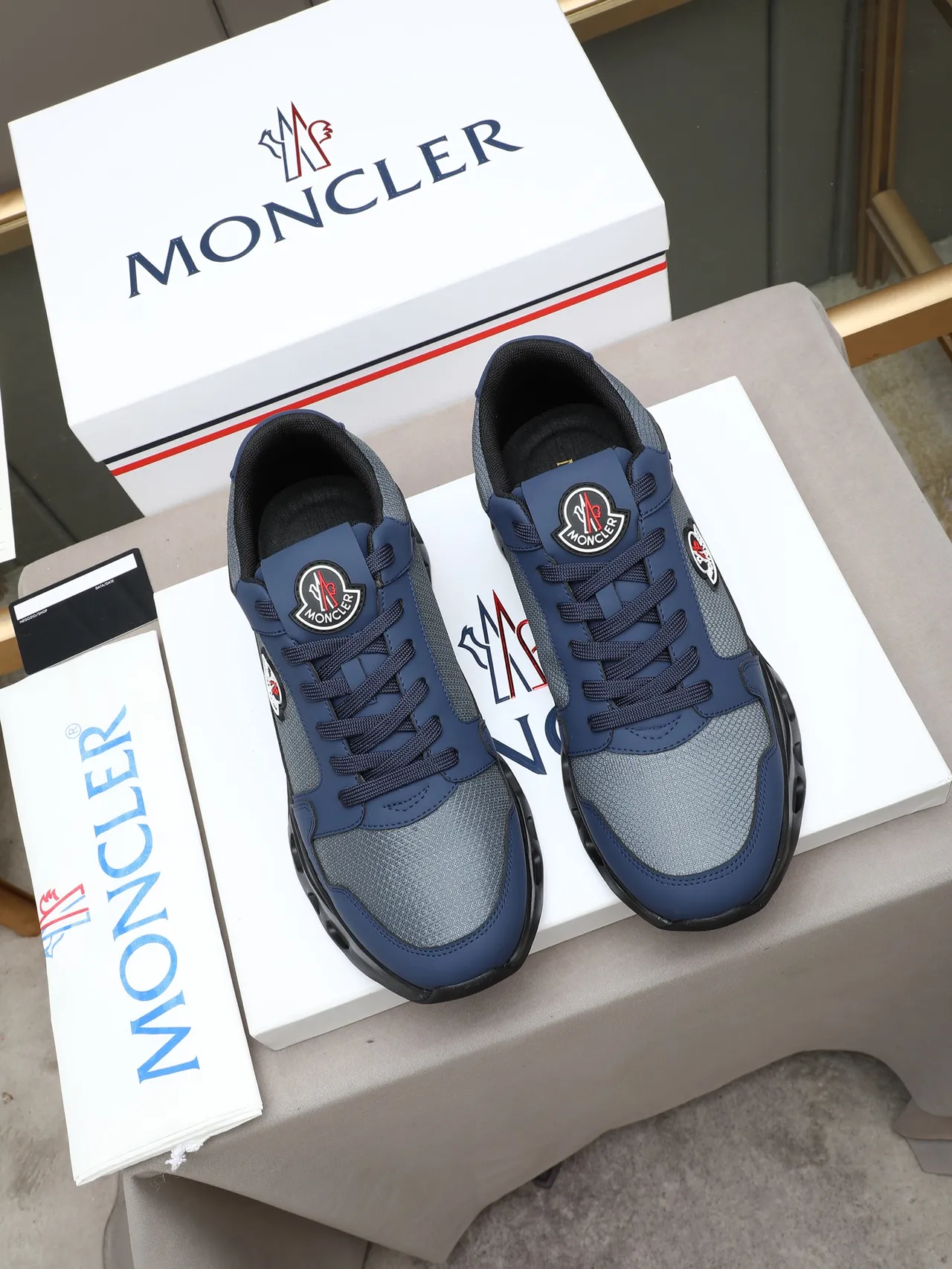 Moncler Sneaker Lifestyle Color Gris Navy Tige Mesh-Synthétique Semelle Intermédiaire Perforée Noire Sneakers Lifestyle 3