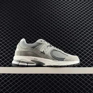 New Balance 2002R हल्का ধূসর এবং গাঢ় ধূসর লাইফস্টাইল স্নিকার্স