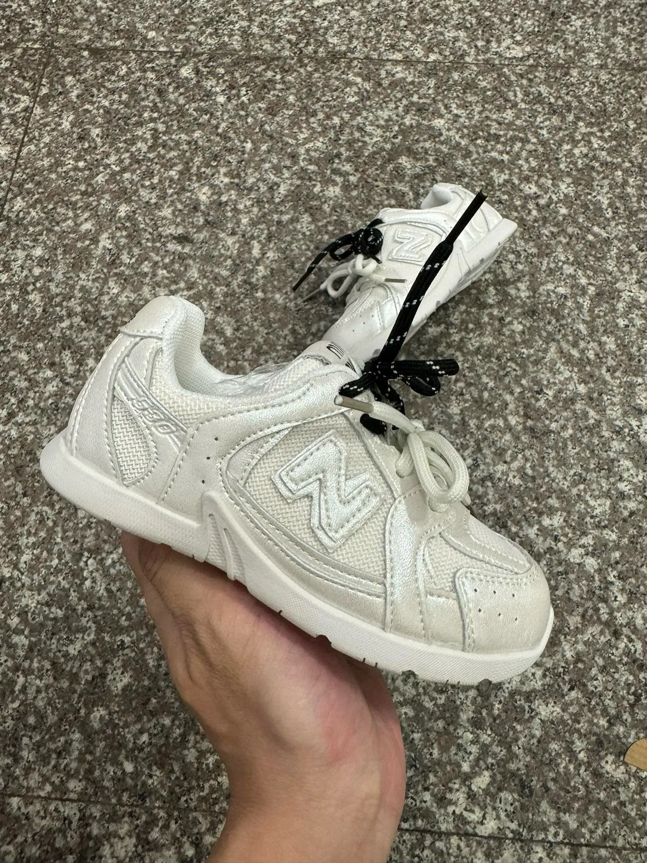 New Balance 327 Iridescent Silver-White Lifestyle Sneakers 5