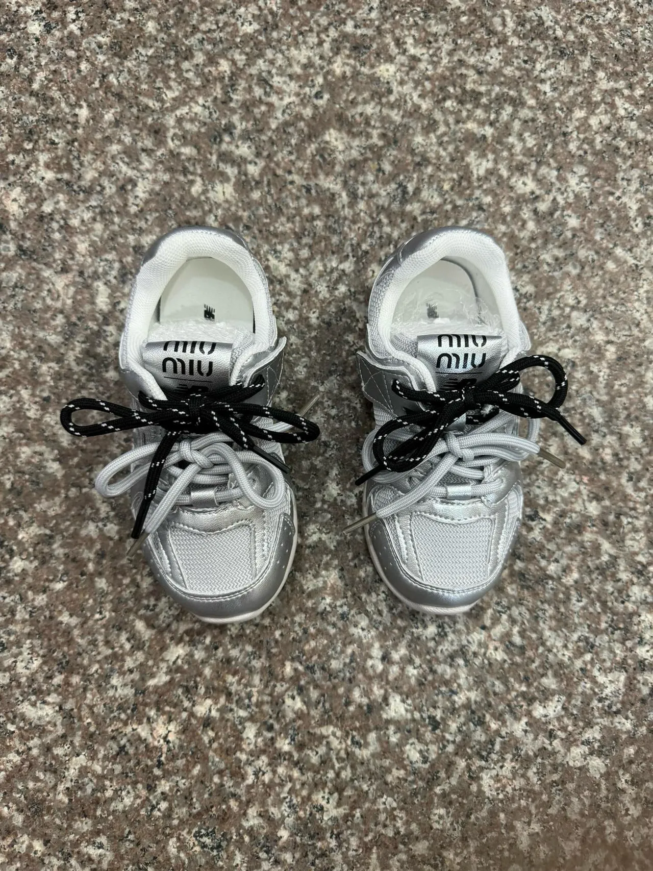 New Balance 327 Iridescent Silver-White Lifestyle Sneakers 15