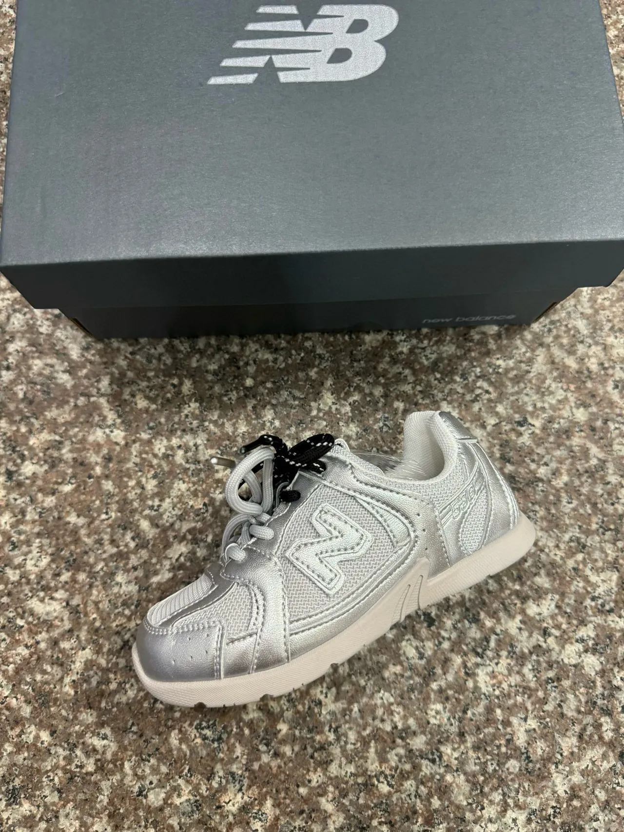 New Balance 327 Iridescent Silver-White Lifestyle Sneakers 19