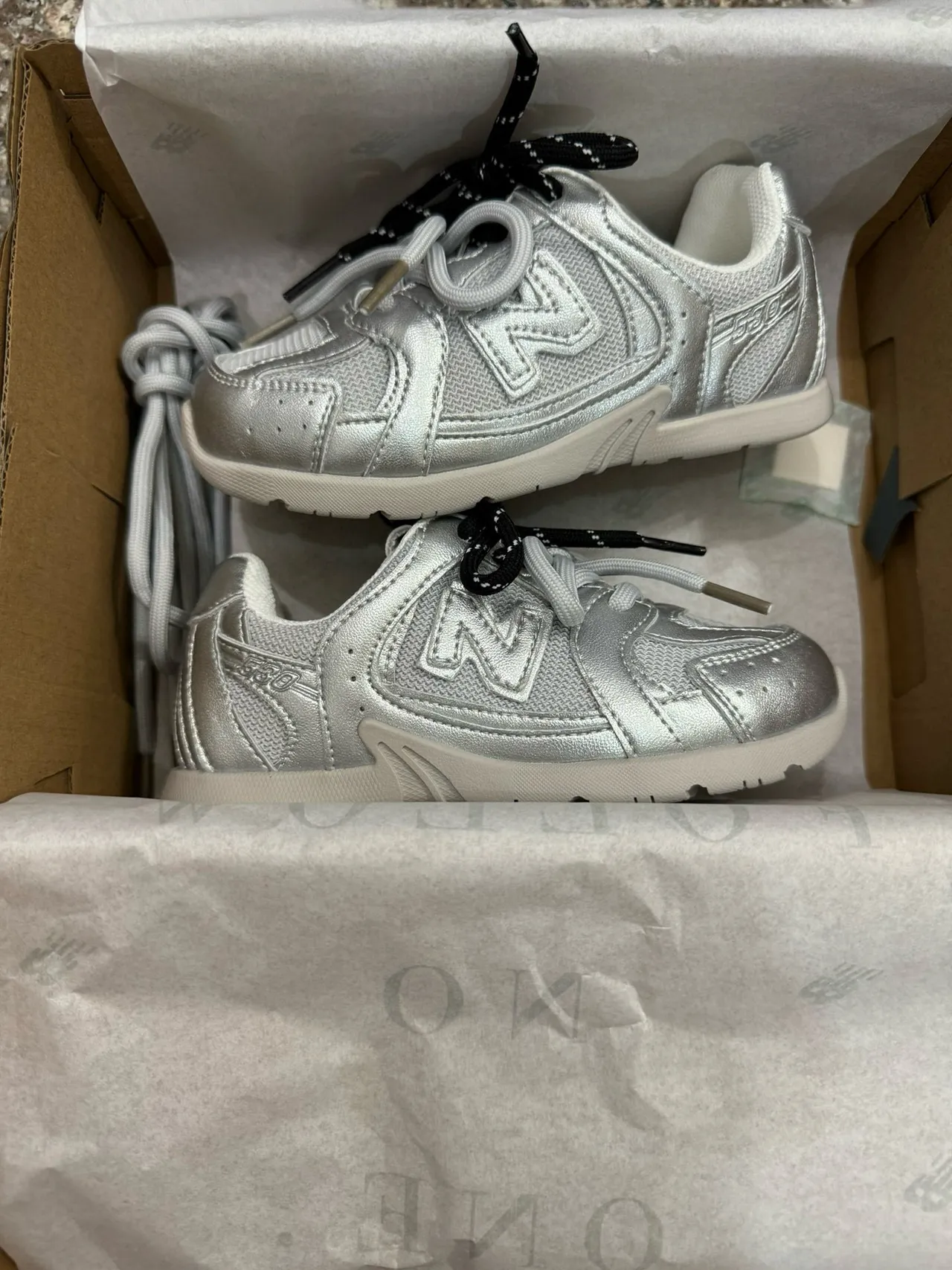 New Balance 327 Iridescent Silver-White Lifestyle Sneakers 20