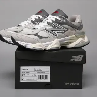 New Balance 9060 ধূসর এবং সাদা লাইফস্টাইল স্নিকার্স