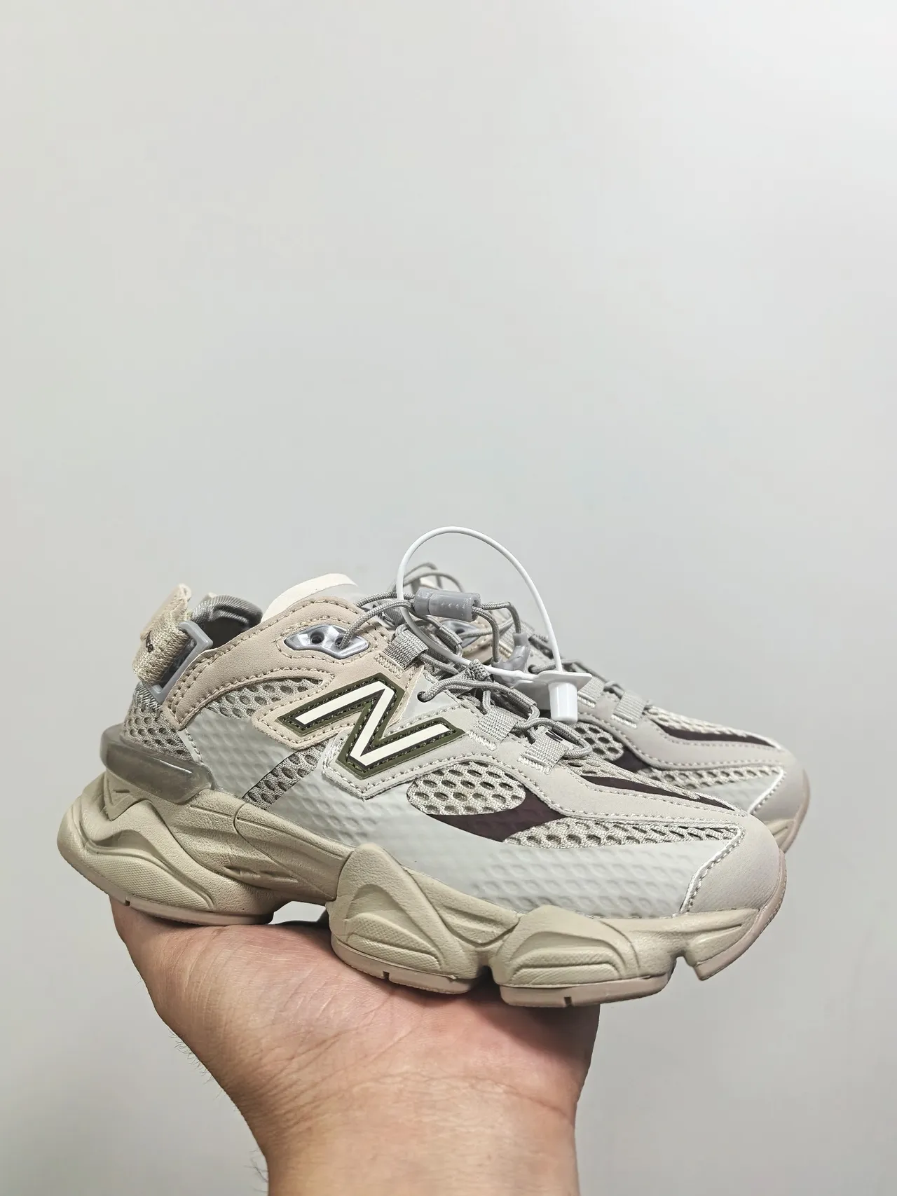 New Balance 9060 Tênis chunky Off-White Gray 10