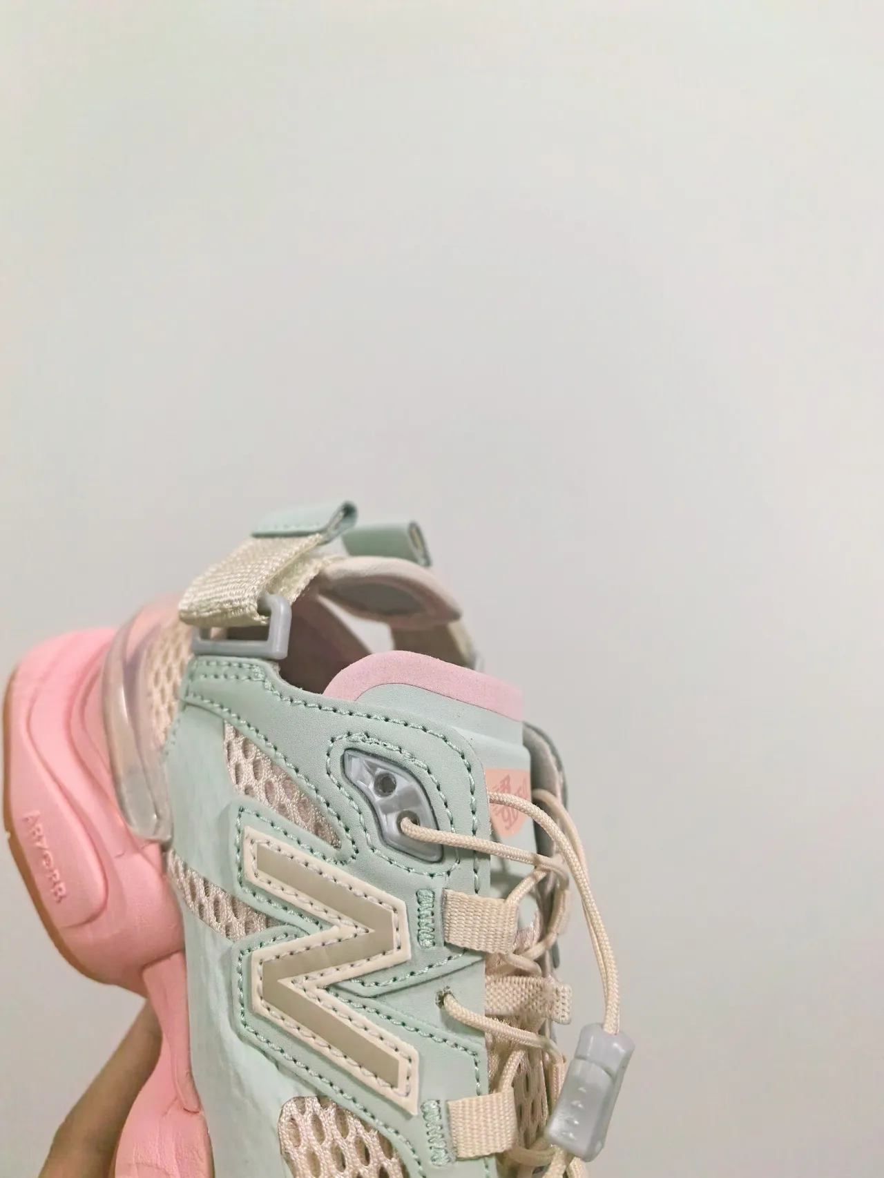 New Balance 9060 Tênis chunky Off-White Gray 21