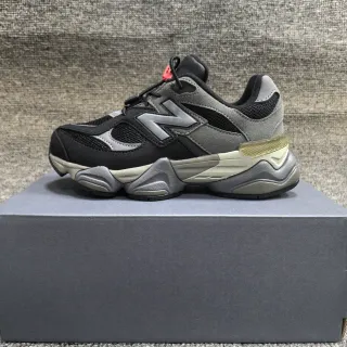 New Balance Preto Cinza Sola Multicamadas Malha E Camurça Superior Tênis Chunky
