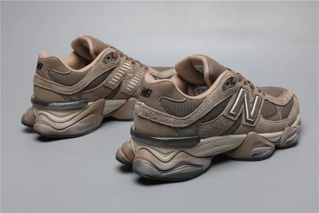 New Balance Marrom Bege Camada Superior de Couro de Camurça-Mesh Construção Assimétrica de Gaiola Tênis Chunky 3