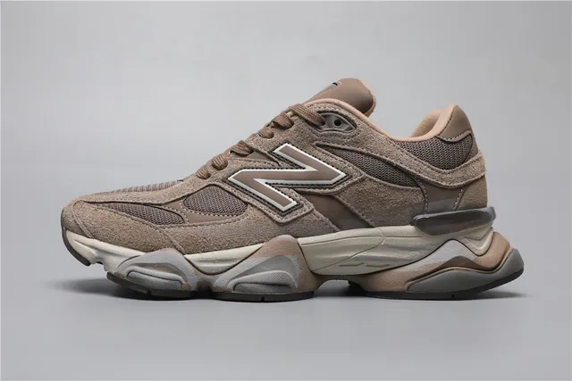 New Balance Marrom Bege Camada Superior de Couro de Camurça-Mesh Construção Assimétrica de Gaiola Tênis Chunky 9