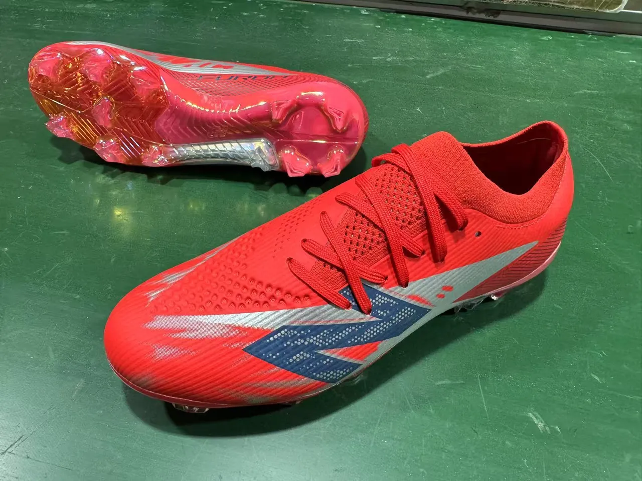 New Balance Furon Blue Orange منخفض القطع الجزء العلوي الاصطناعي المولد FG Studs Firm-Ground أحذية كرة القدم 2