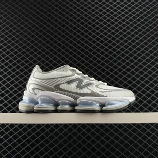 New Balance NB2000 হালকা ধূসর এবং অর্ধস্বচ্ছ নীল লাইফস্টাইল স্নিকার
