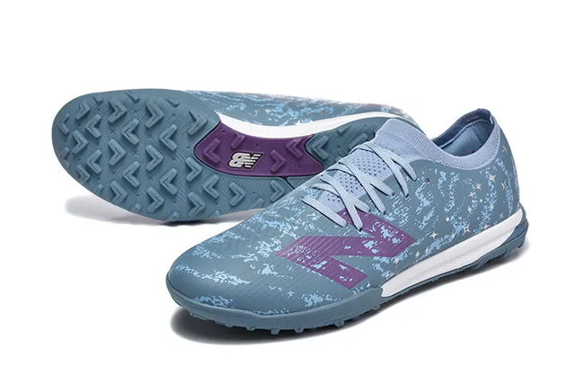 New Balance Zapatillas de fútbol turf azul púrpura superior sintético cuello de ajuste a calcetín sneakers 6