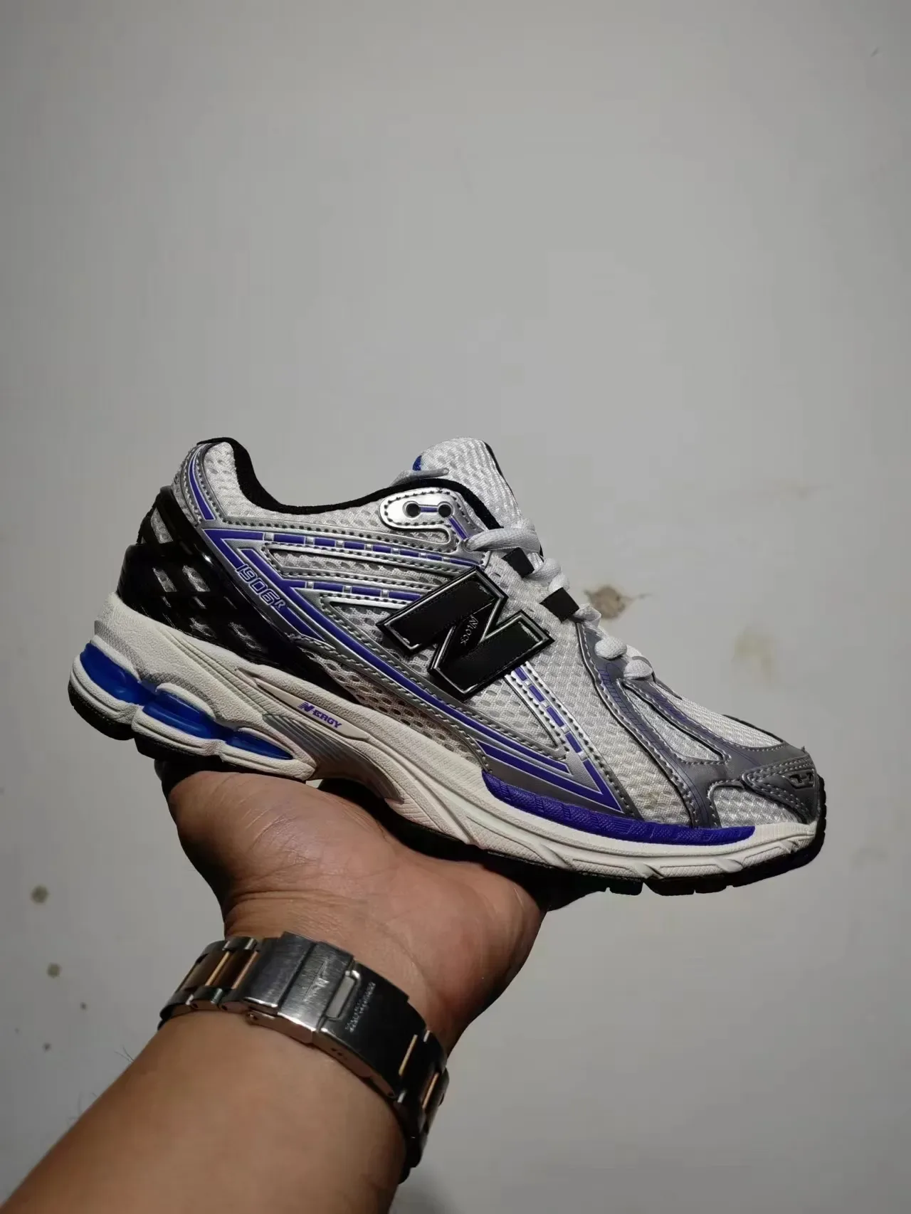 New Balance Blanc Bleu Maille Et Synthétique Superposition Construction Rayures Accent Bold Lifestyle Sneakers 2