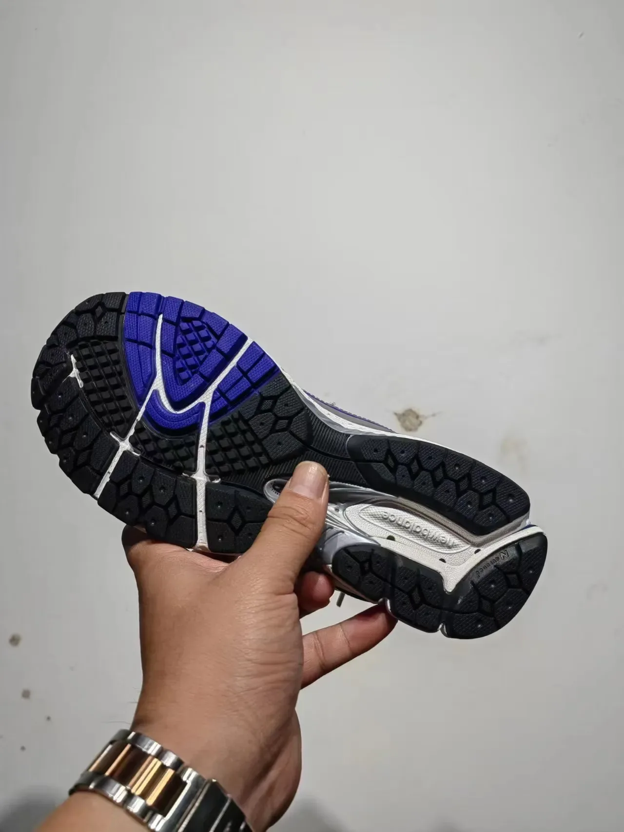 New Balance Blanc Bleu Maille Et Synthétique Superposition Construction Rayures Accent Bold Lifestyle Sneakers 3