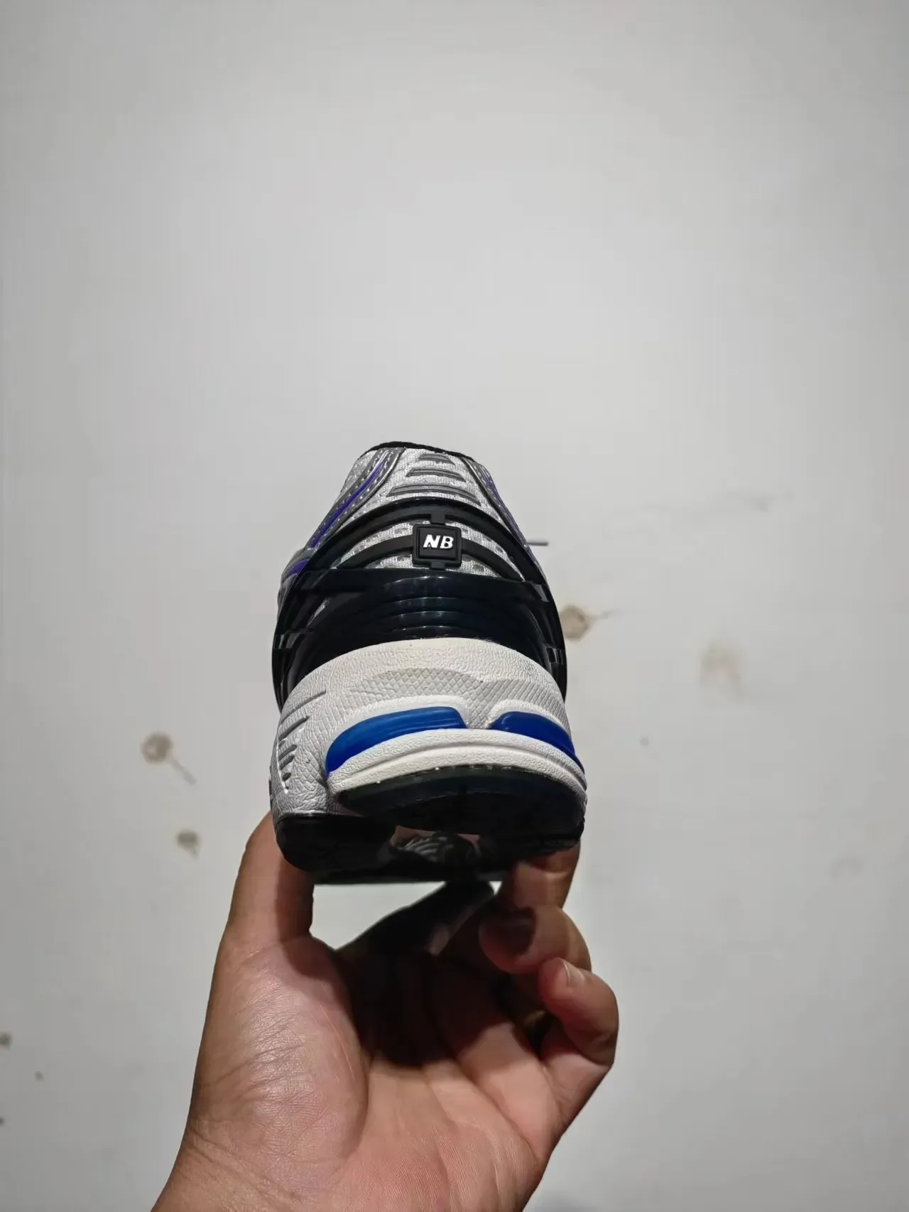 New Balance Blanc Bleu Maille Et Synthétique Superposition Construction Rayures Accent Bold Lifestyle Sneakers 4