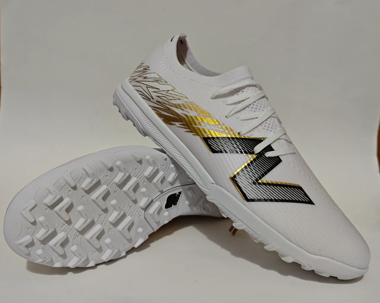 New Balance White Gold Knit Upper Synthetic Cage Overlay Turf Soccer Shoes 11