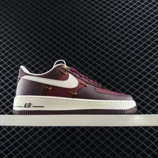 Nike Air Force 1 بورجوندي أبيض ذهبي أكسنت أحذية رياضية أسلوب حياة