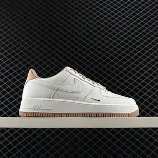 Nike Air Force 1 Low White and Beige أحذية أسلوب حياة