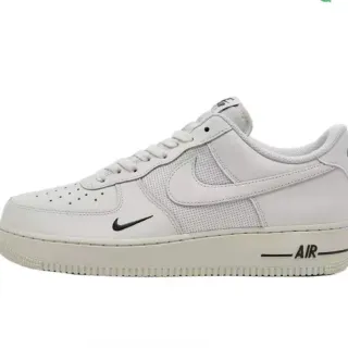 Nike Air Force 1 白黑生活方式运动鞋