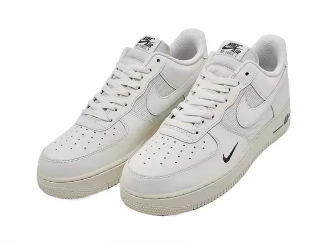 Nike Air Force 1 Branco e Preto Tênis Lifestyle 5