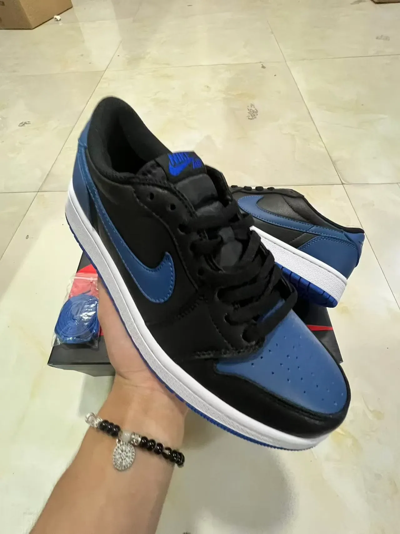 Nike Air Jordan 1 Black Royal Blue White tênis lifestyle 2