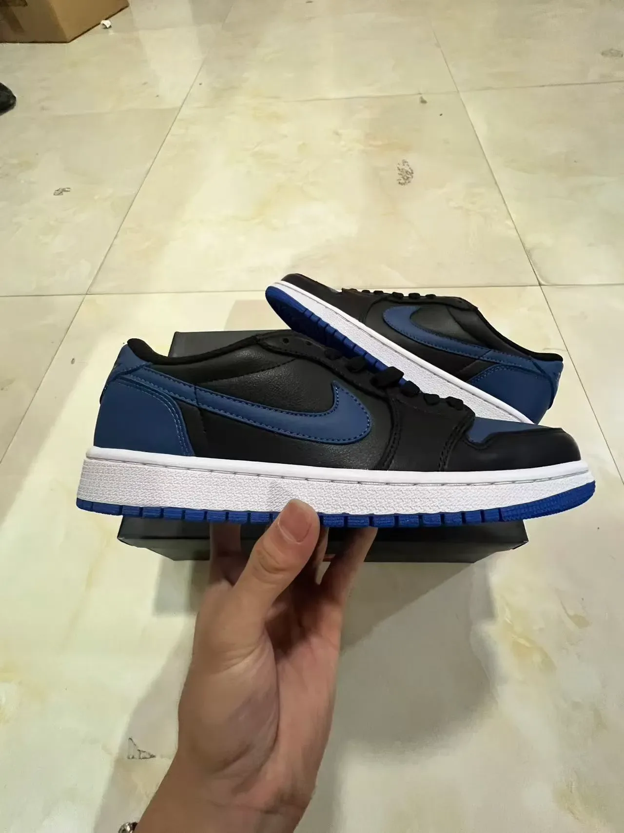 Nike Air Jordan 1 Black Royal Blue White tênis lifestyle 7
