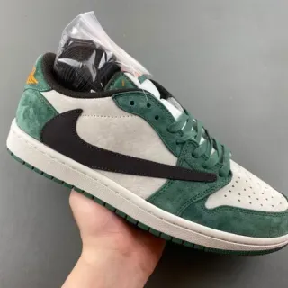 حذاء سنيكرز نايك Air Jordan 1 غابي سويد لايف ستايل