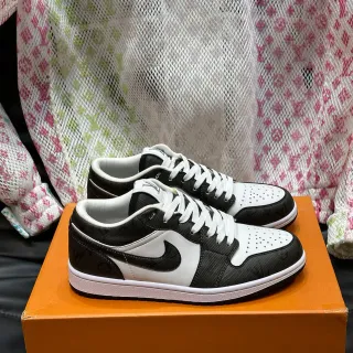 Nike Air Jordan 1 Low Negro Blanco Lifestyle Sneakers