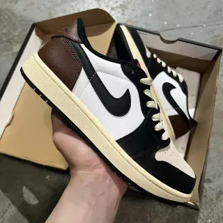 Nike Air Jordan 1 Low Marron Blanc Noir Sneakers Lifestyle