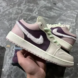 Nike Air Jordan 1 Low 毛茸茸 Swoosh 粉紫 生活运动鞋