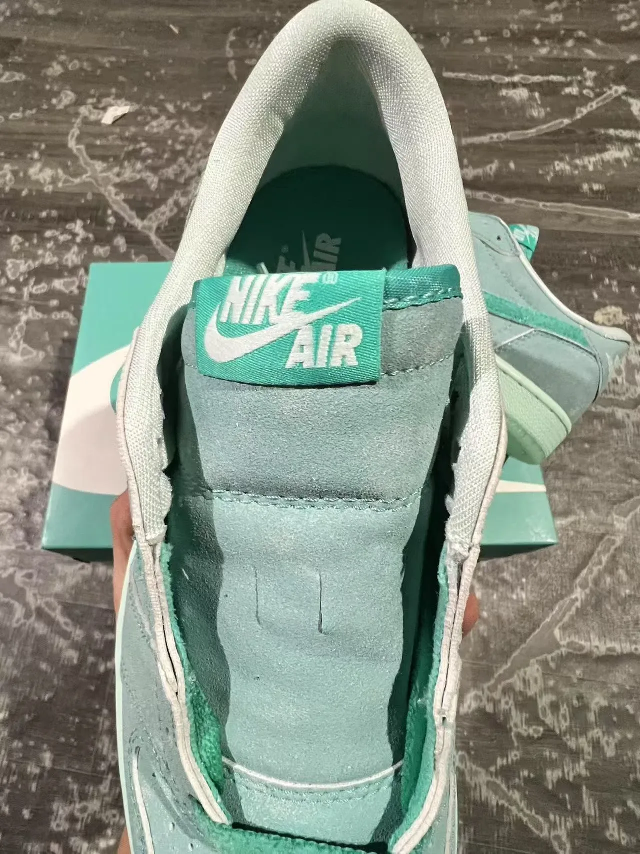 Sneakers lifestyle Nike Air Jordan 1 Low color vert menthe en daim 4