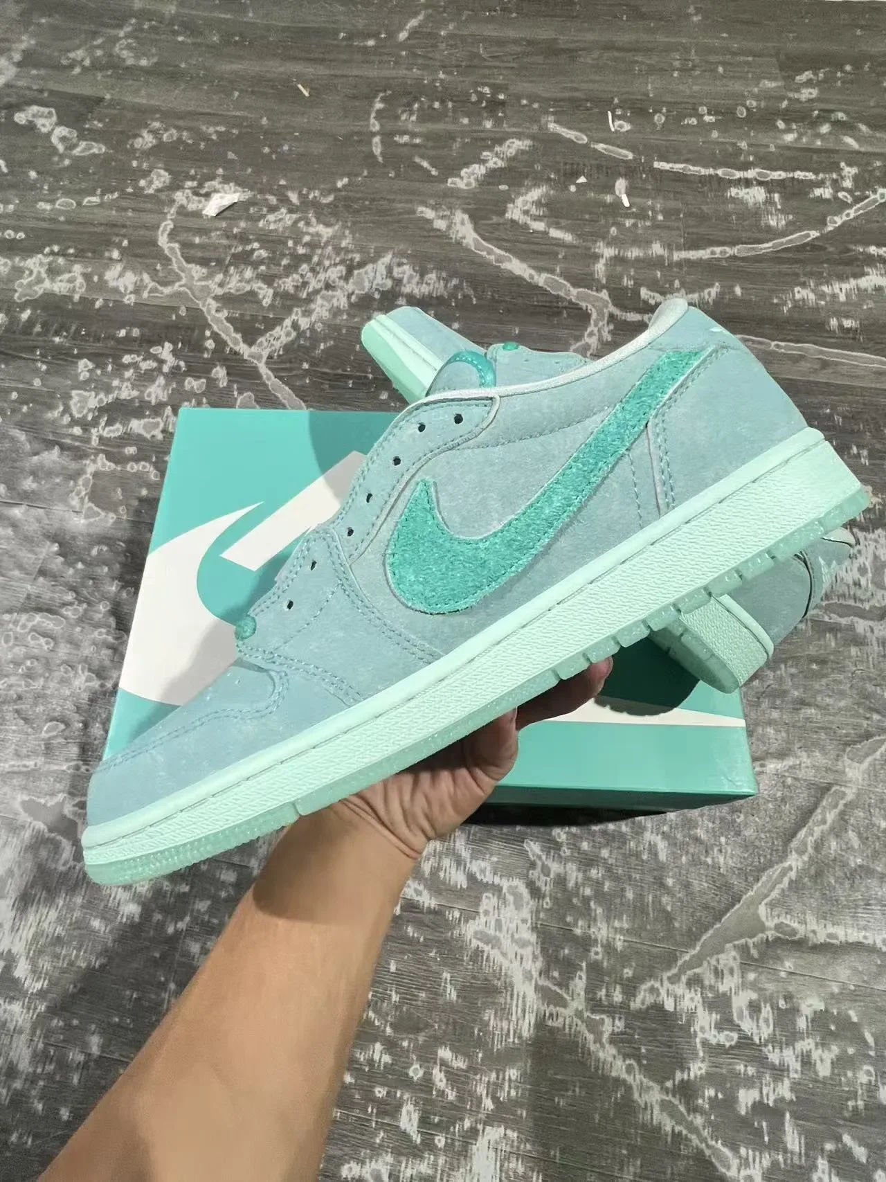 Sneakers lifestyle Nike Air Jordan 1 Low color vert menthe en daim 5