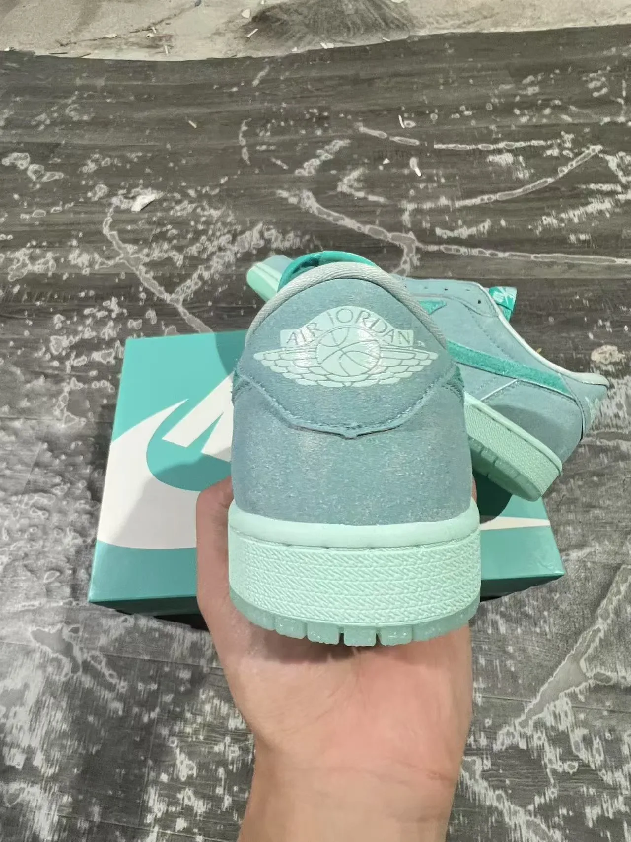 Sneakers lifestyle Nike Air Jordan 1 Low color vert menthe en daim 8