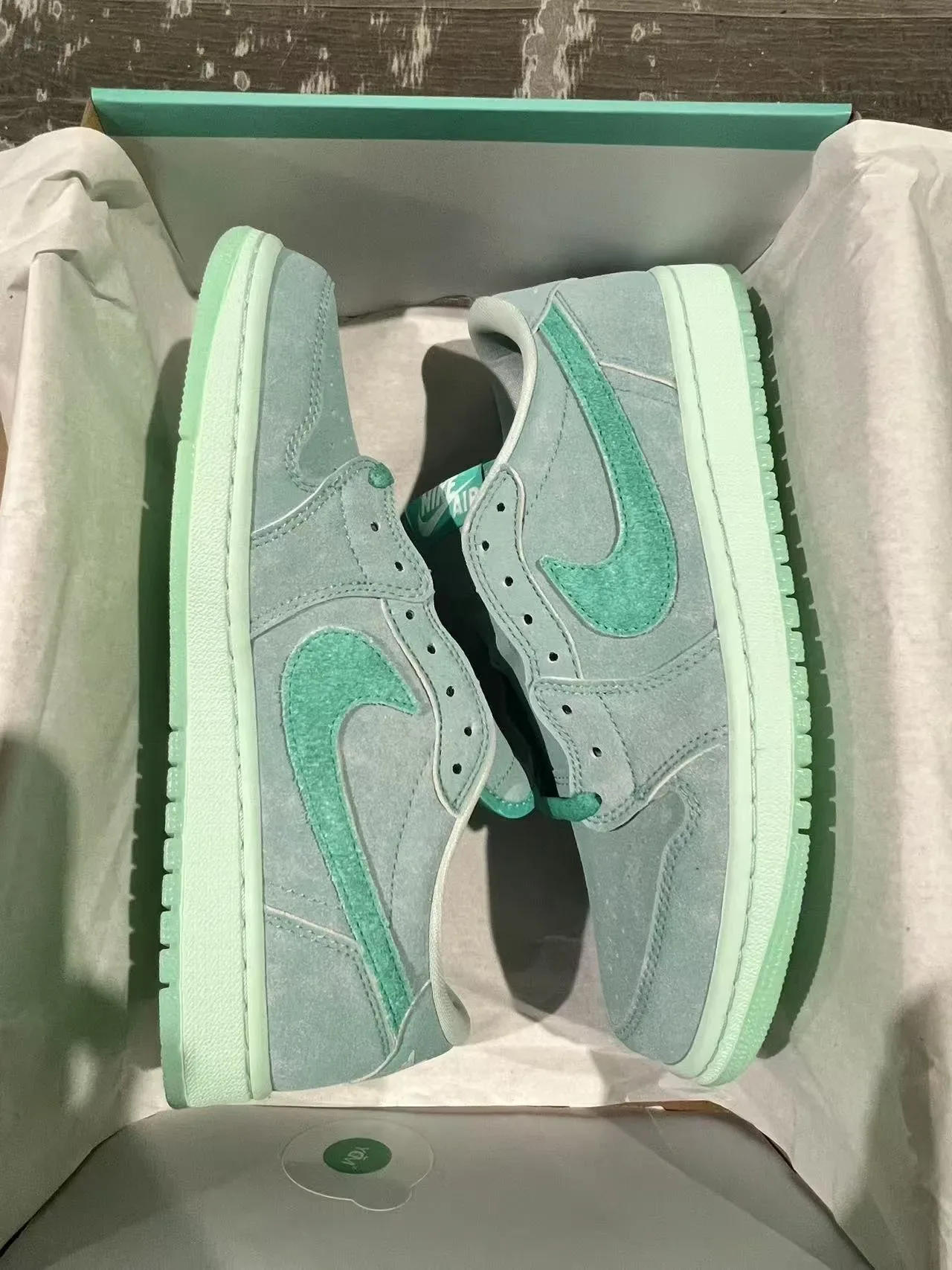 Sneakers lifestyle Nike Air Jordan 1 Low color vert menthe en daim 9