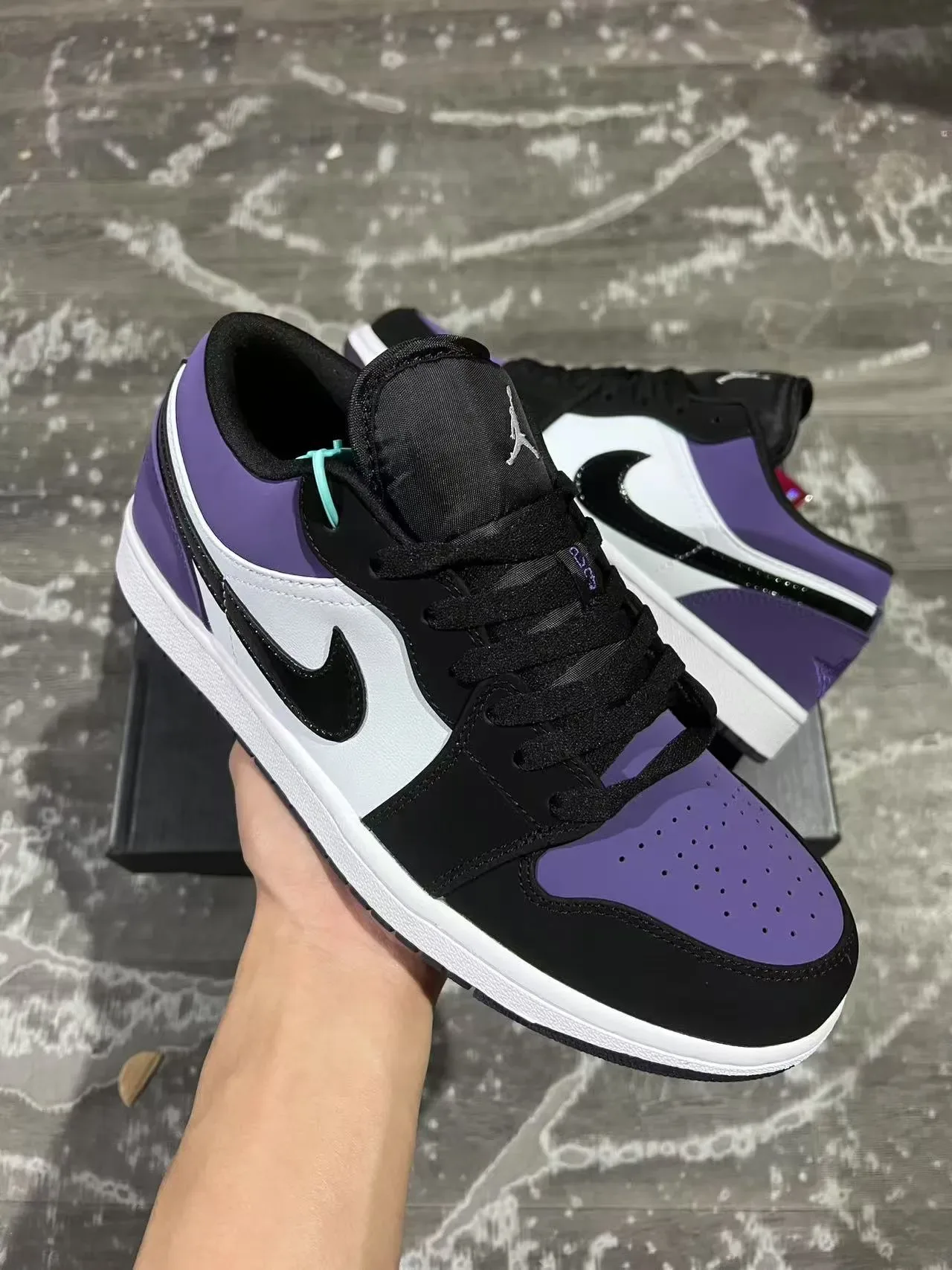 Nike Air Jordan 1 Low Roxo Preto Branco Lifestyle Sneakers 2