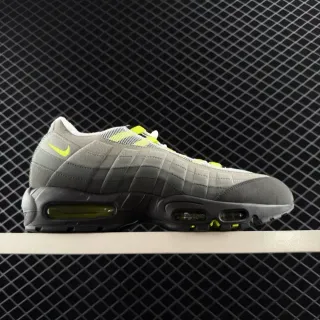 نايك Air Max 95 رمادي و Volt Yellow حذاء رياضي للأسلوب الحياة