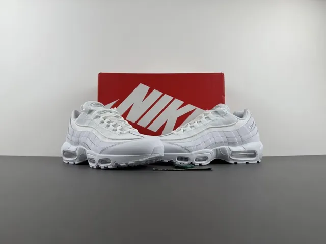 Nike Air Max 95 White Lifestyle Sneakers 12