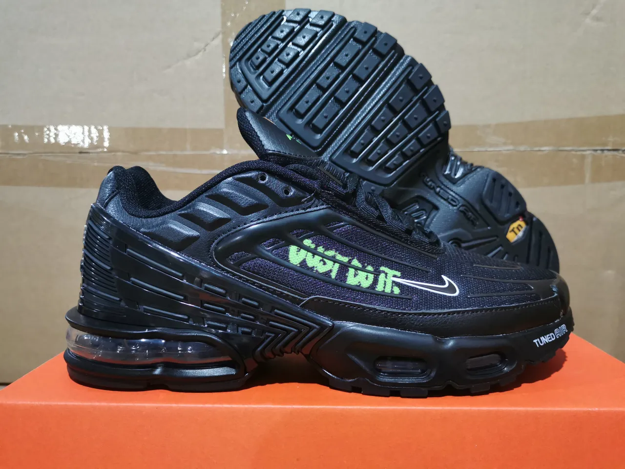Nike Air Max Plus Tuned Black Lime Green Lifestyle Sneakers 5