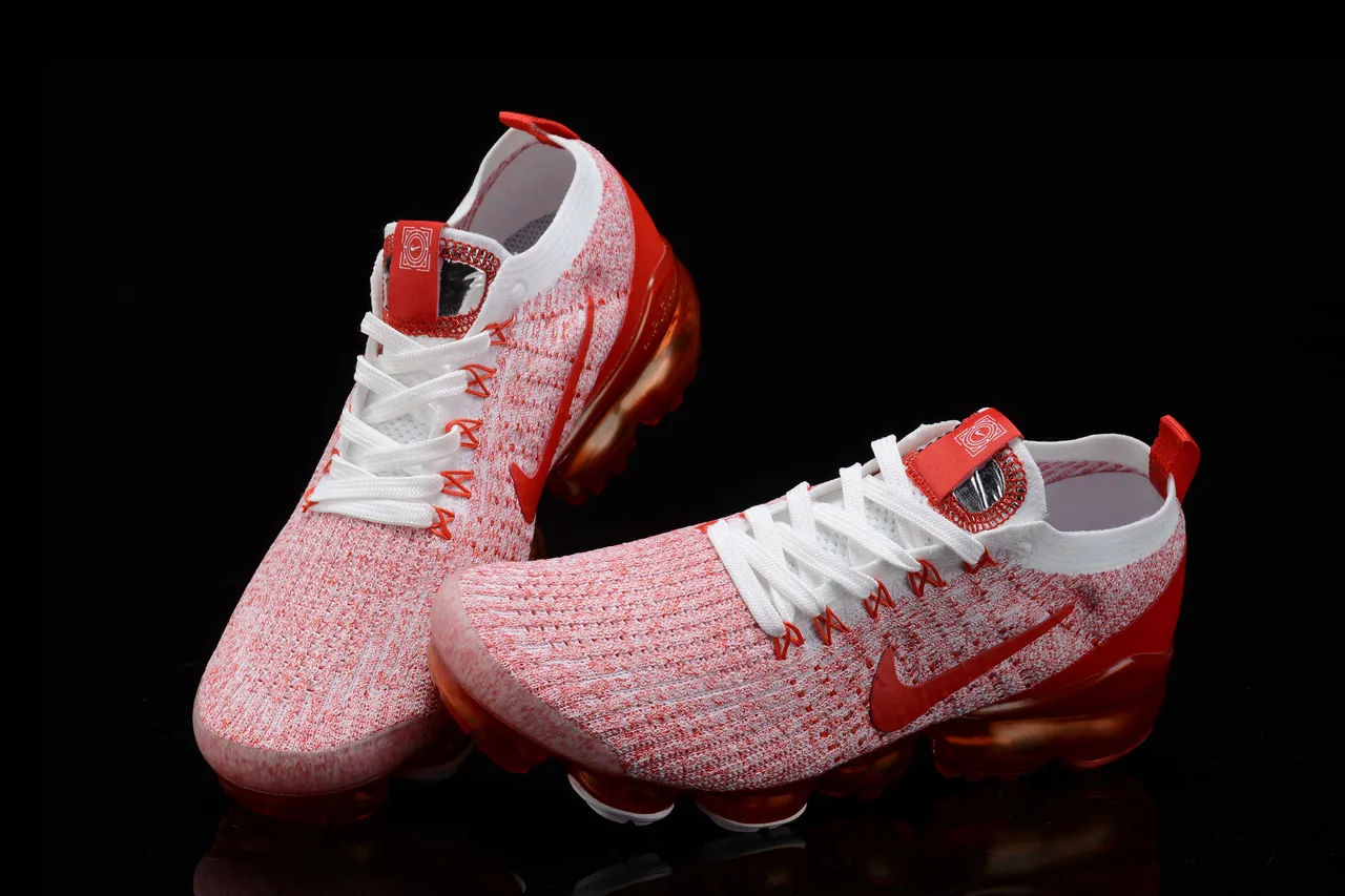 Nike Air VaporMax Chaussures de course orange et blanc 11