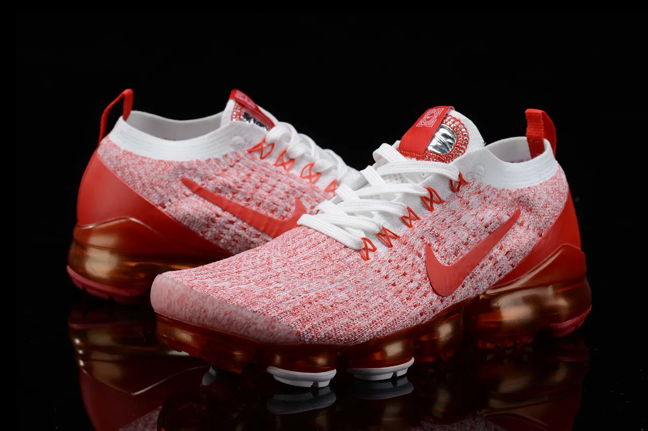 Nike Air VaporMax Chaussures de course orange et blanc 12