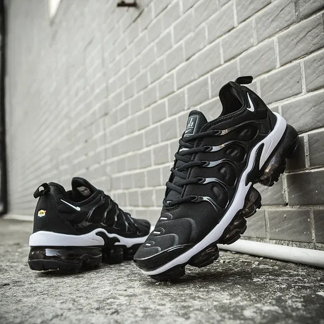 Nike Air VaporMax Plus Chaussures Lifestyle Noir Blanc 21