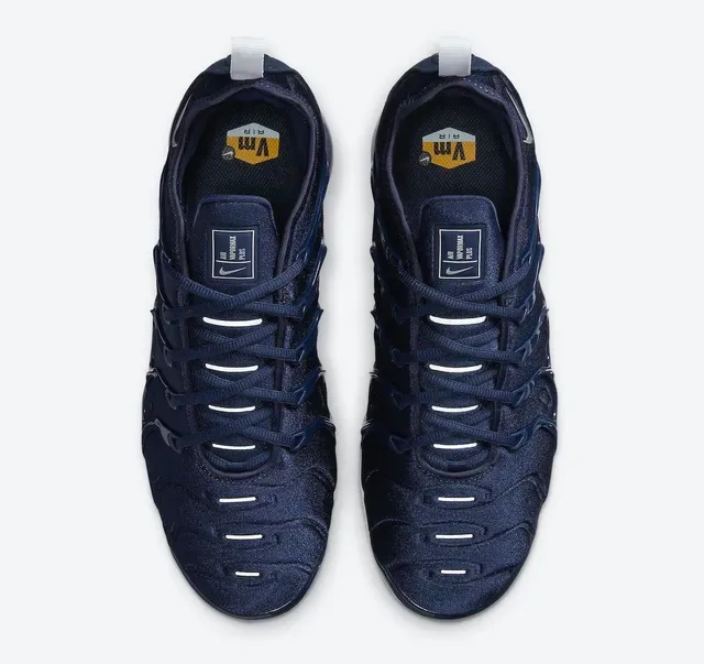 Nike Air VaporMax Plus Navy and White Lifestyle Sneakers 3