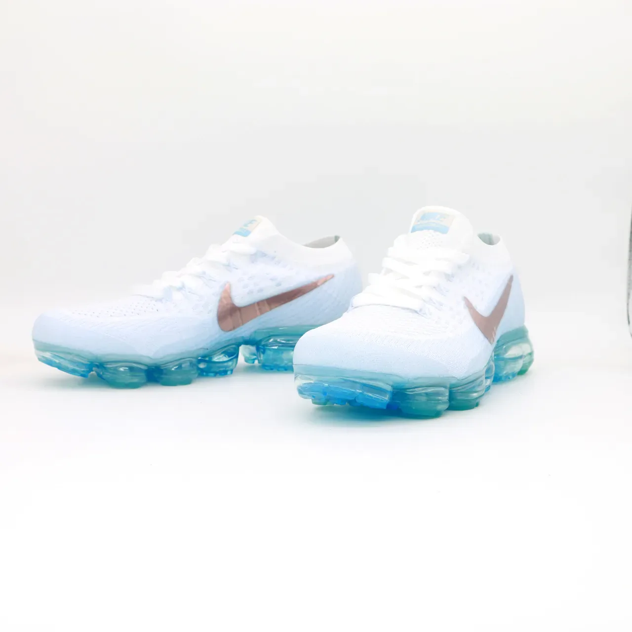 Nike Air VaporMax White Light Blue Rose Gold Lifestyle Sneakers 3