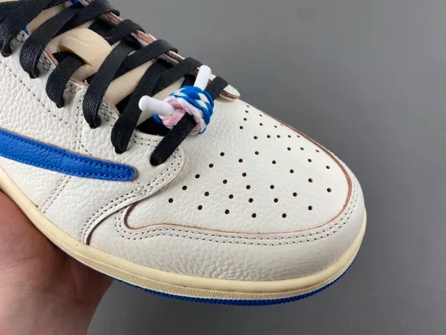 Nike Beige Blue Low-Top Perforated Toe Lifestyle Sneakers 2