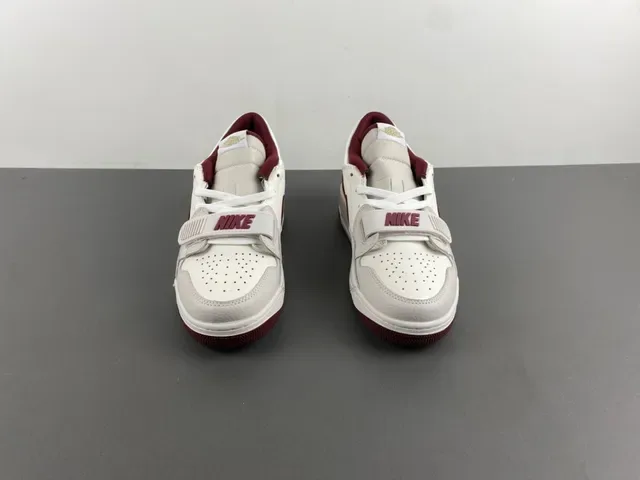 Baskets Lifestyle Nike Beige Burdeos Low-Top avec upper en matériau mixte 11