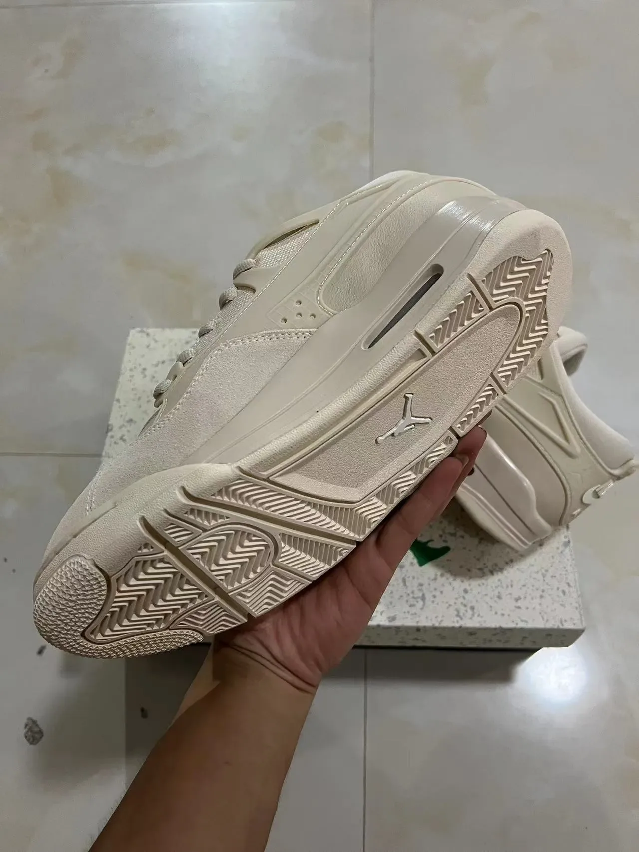 Nike भूरी एकरंग ऑफ-व्हाइट स्कल्प्टेड मिडसोल चंकी स्नीकर 6