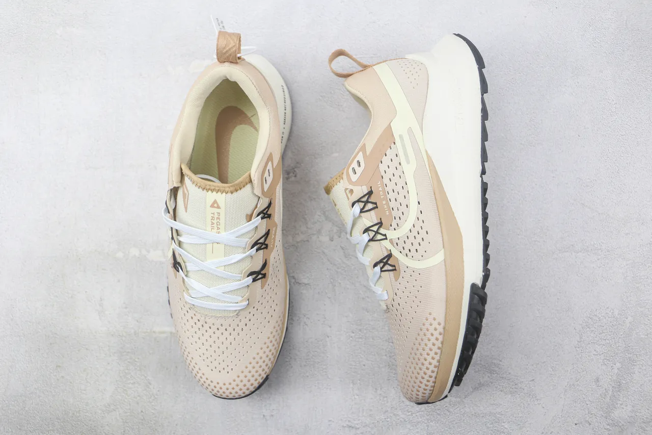 Nike Beige Perforated Knit Upper Layered Synthetic Overlays Running Shoes 3