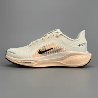नाइके बेज पिंक इंजीनियर मेश अपर GORE-TEX इनविजिबल फिट रनिंग जूते