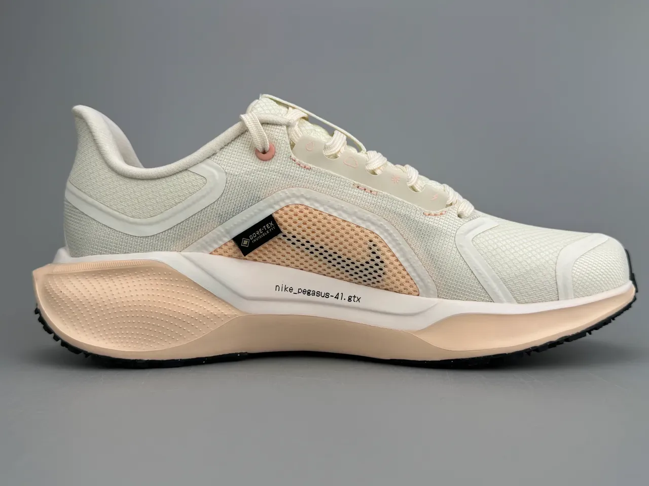 Nike Beige Pink Engineered Mesh Upper GORE-TEX Invisible Fit Running Shoes 8